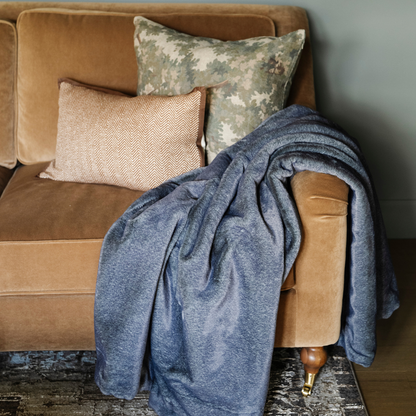 GRAND FAUX FUR THROW BLANKETS