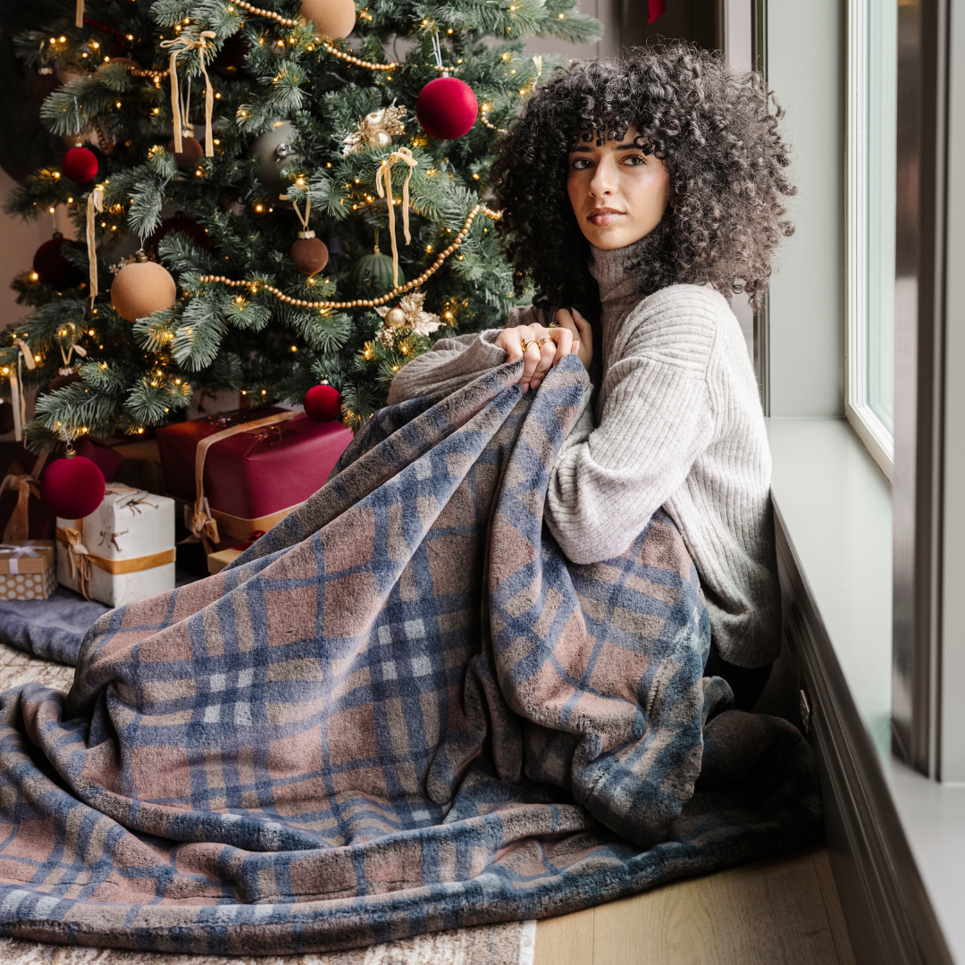 GRAND FAUX FUR XL THROW BLANKETS