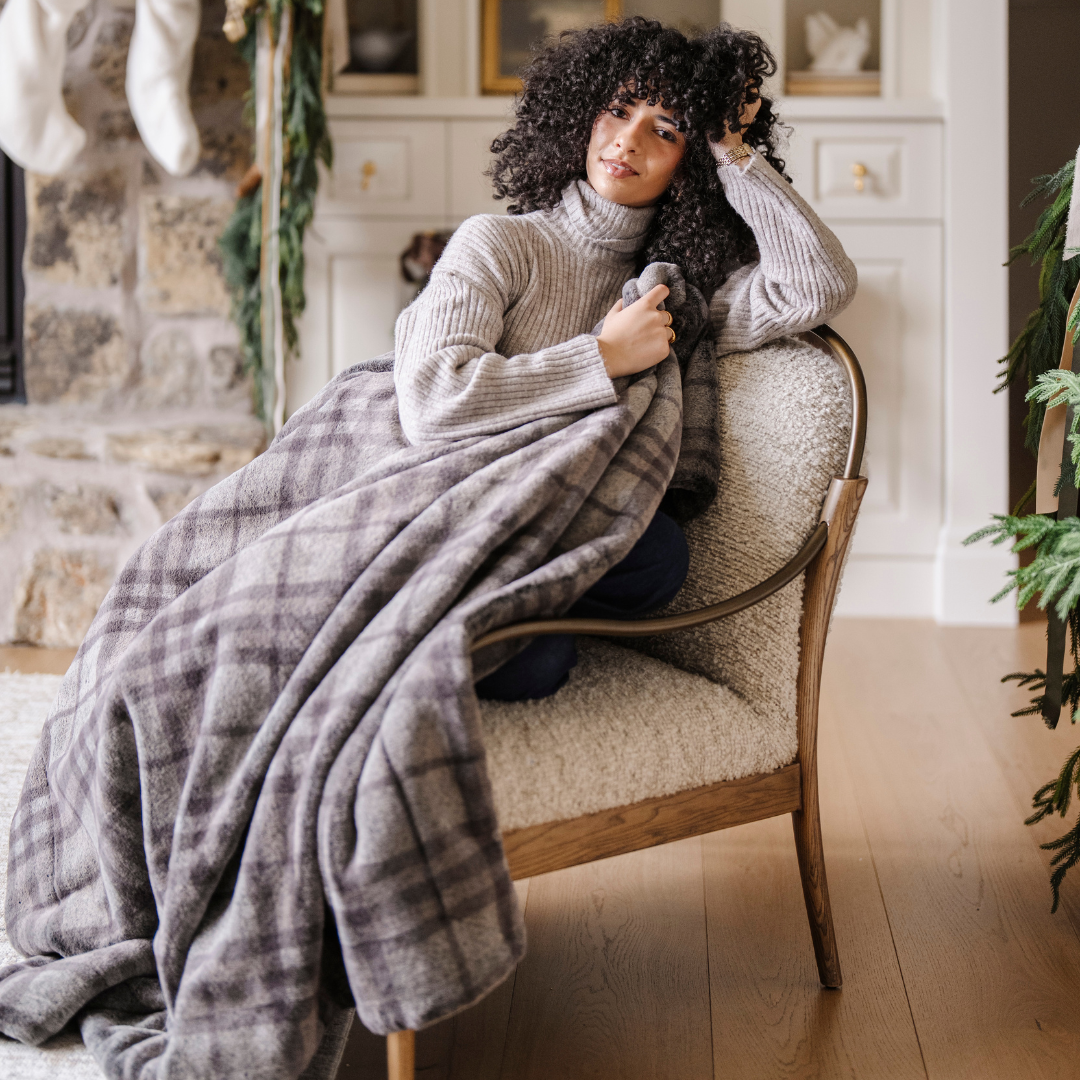 GRAND FAUX FUR THROW BLANKETS