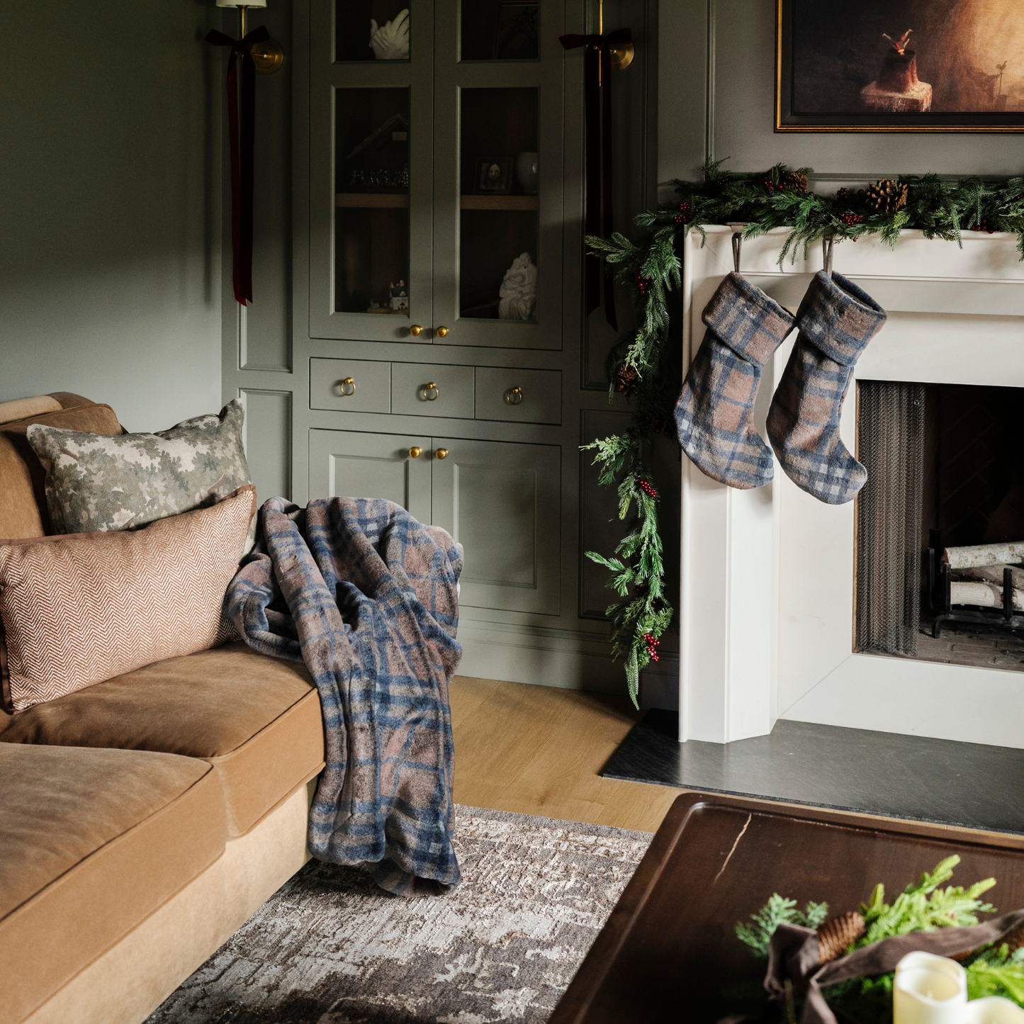 GRAND FAUX FUR STOCKINGS