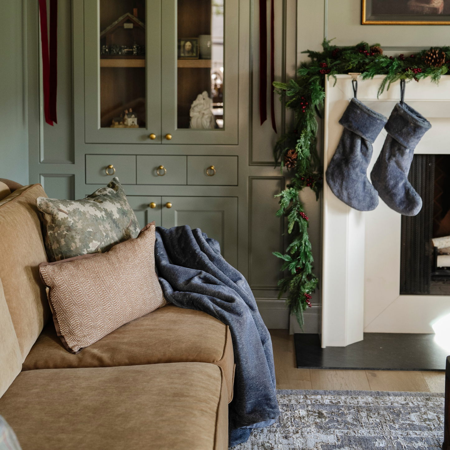 GRAND FAUX FUR STOCKINGS