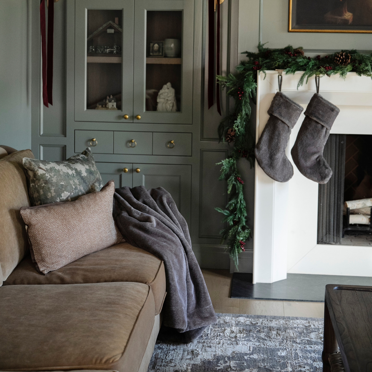 GRAND FAUX FUR STOCKINGS
