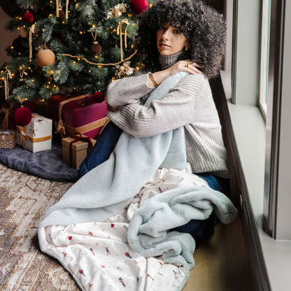 HOLIDAY MINKY/FAUX FUR XL BLANKETS