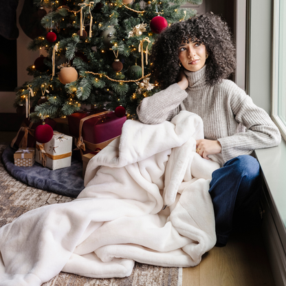 GRAND FAUX FUR THROW BLANKETS