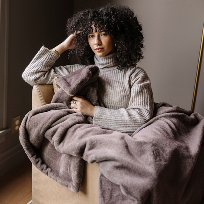 GRAND FAUX FUR THROW BLANKETS